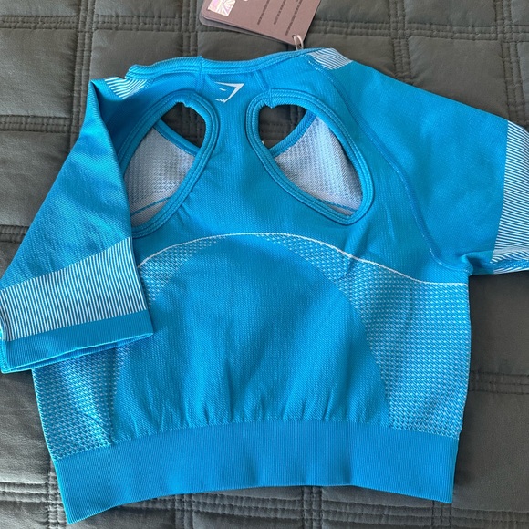 Gymshark crop top size medium new with tags. - Picture 3 of 3